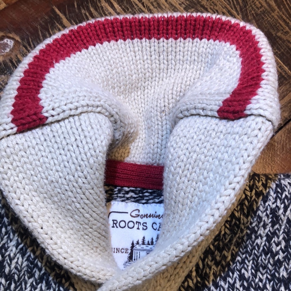 ROOTS button  up Cabin Cardigan sweater - Picture 3 of 6
